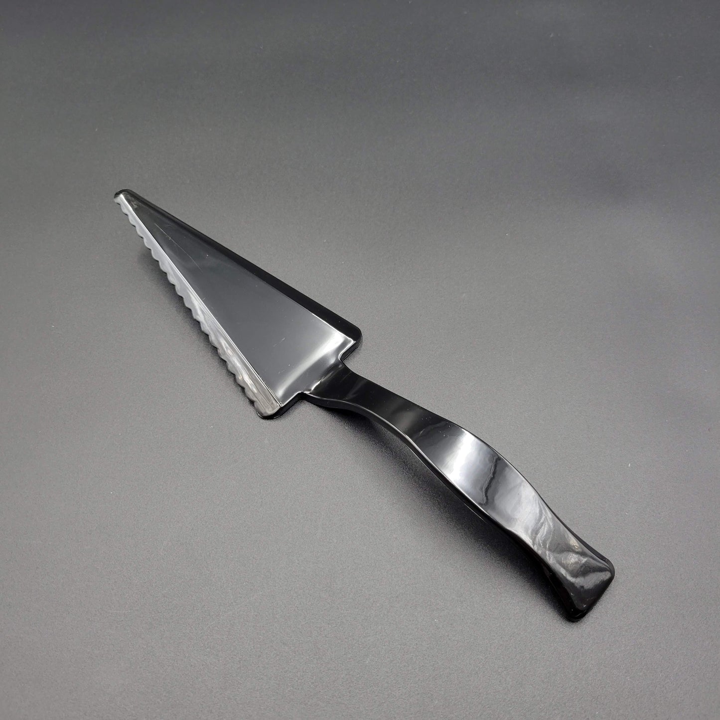EMI Essentials Cake Cutter/Lifter Black EMI-ECKB