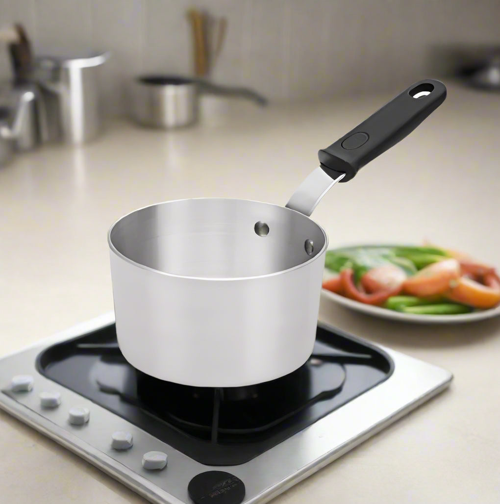 Vollrath Wear-Ever Tapered Aluminum Natural Finish Sauce Pan 1.5 Qt. 682115