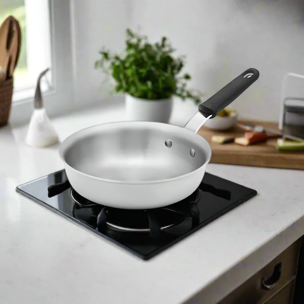 Vollrath Tribute 3-Ply Stainless Steel Saucier Pan 1 Qt. 722110