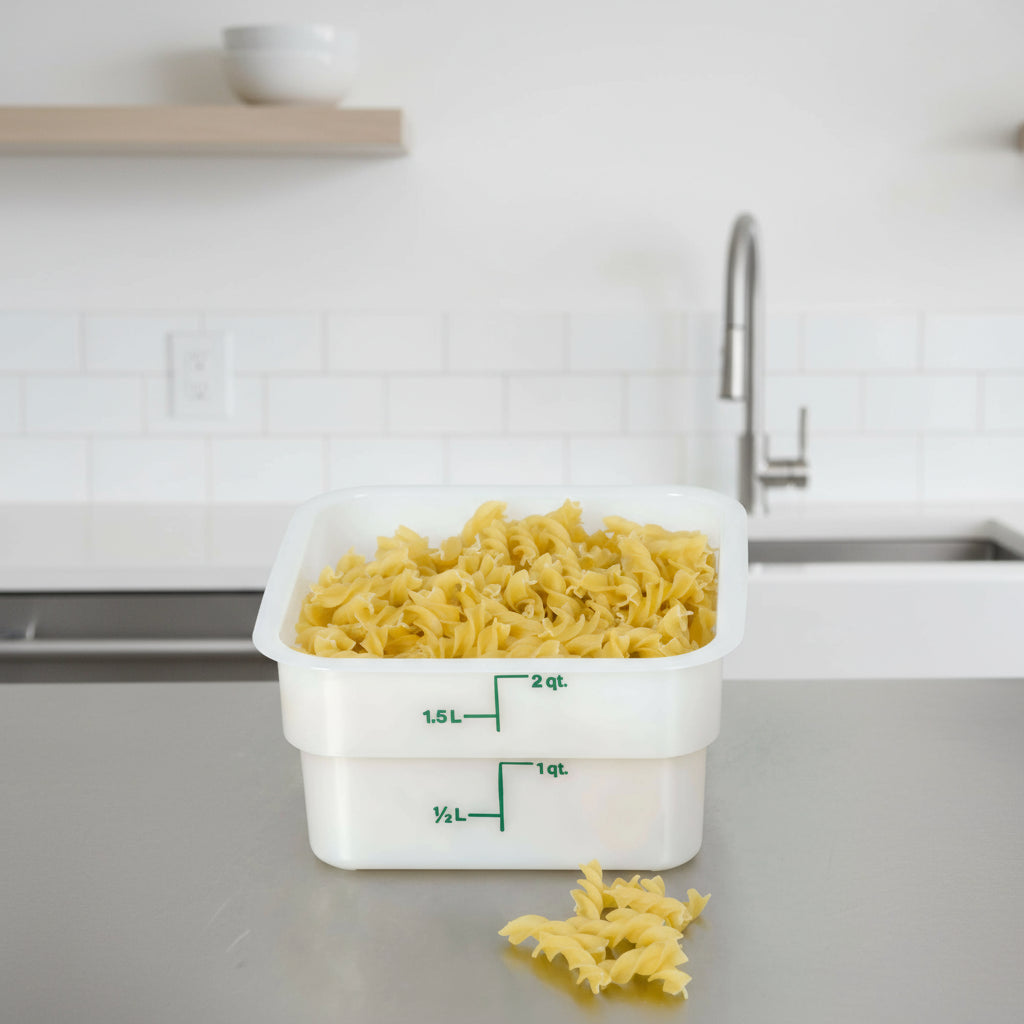 Cambro Polyethylene Square White Food Storage Container 2 Qt. 2SFSP148