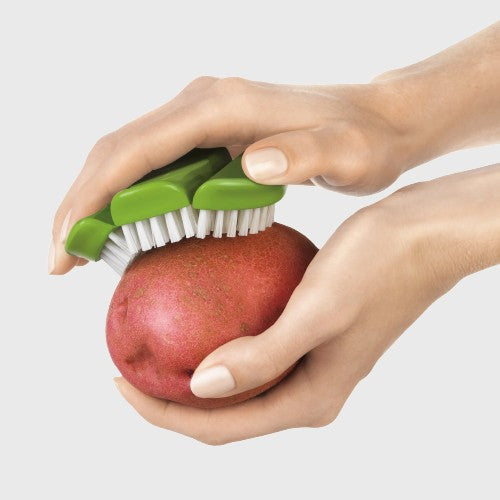 Browne Cuisipro Vegetable Brush Green With 3 Section Handle 747313