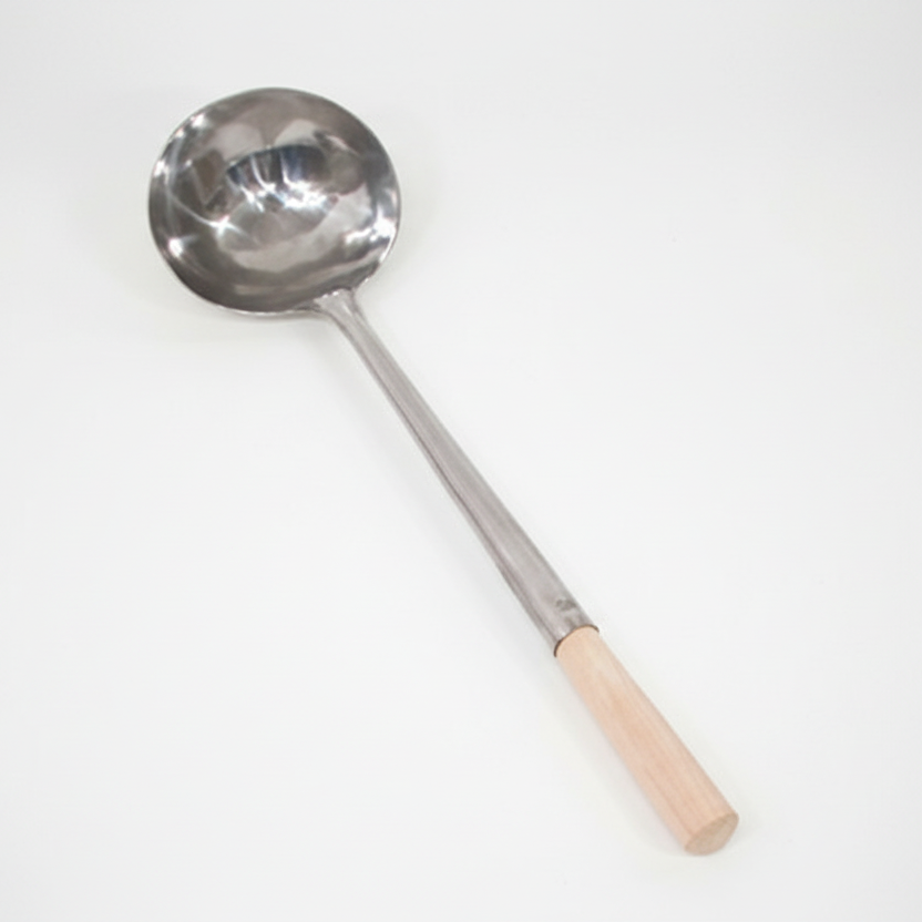 Town Wok Ladle Large Size Wood Handle 9 oz. 34941