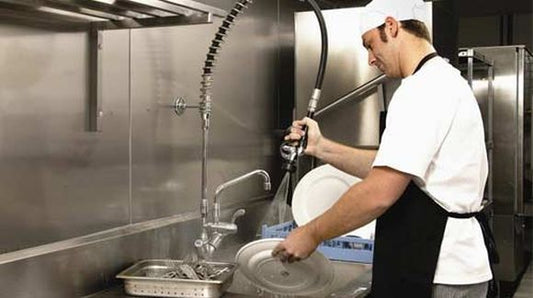 HOW YOUR DISHWASHERS CAN HELP YOUR RESTAURANT SUCCEED