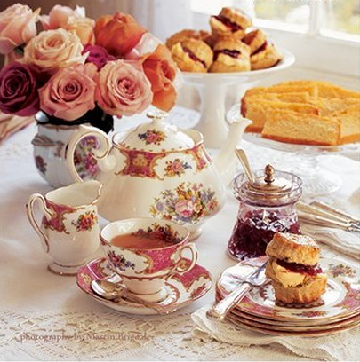 HOW TO HOST THE PERFECT TEATIME