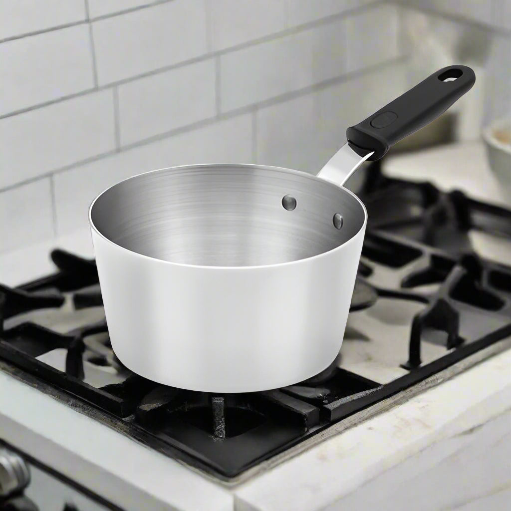 Vollrath Wear-Ever Tapered Aluminum Natural Finish Sauce 8.5 Qt. 682185
